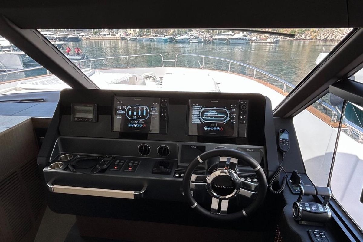 2022 Azimut 66 