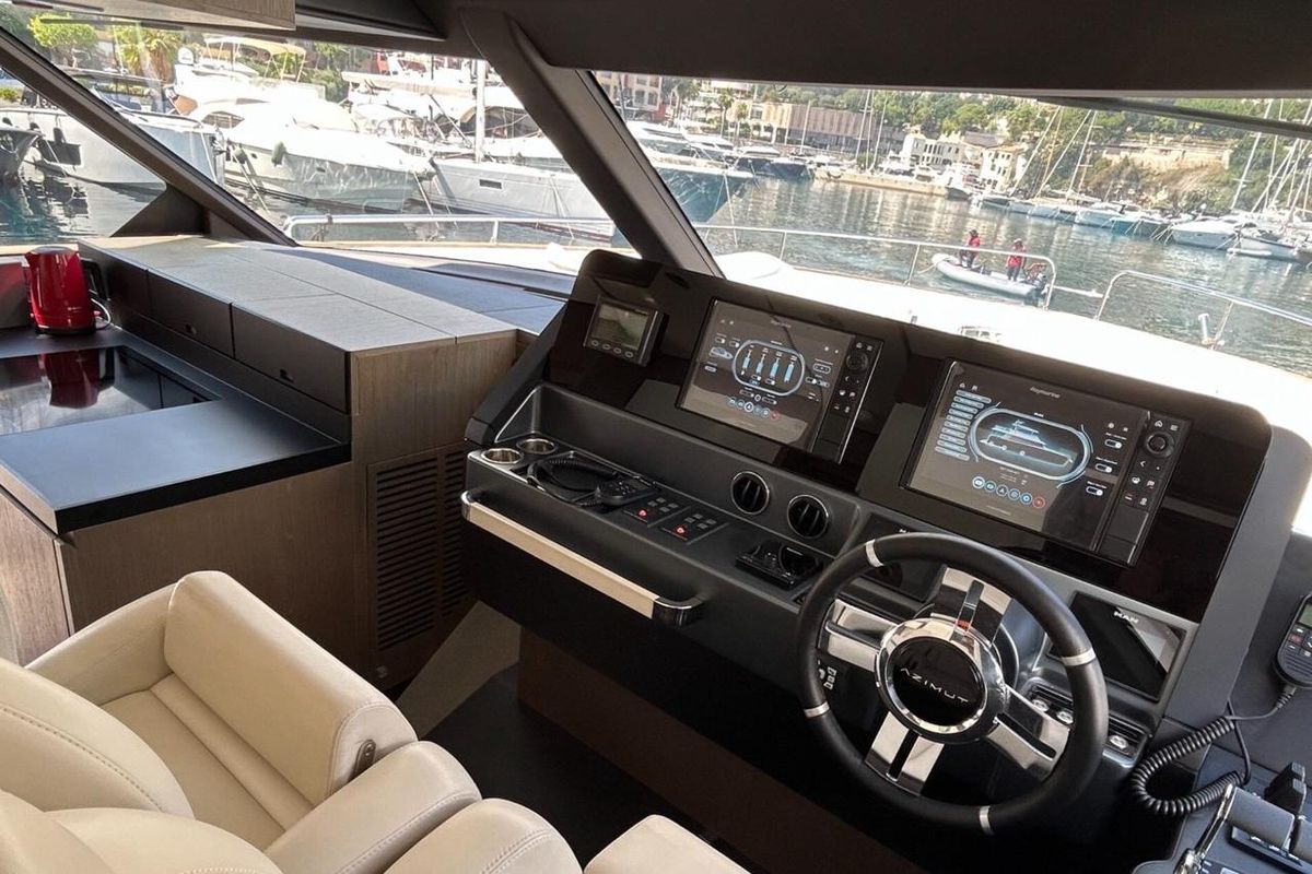 2022 Azimut 66 