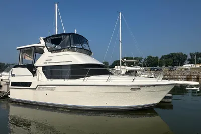 Carver 350 Aft Cabin