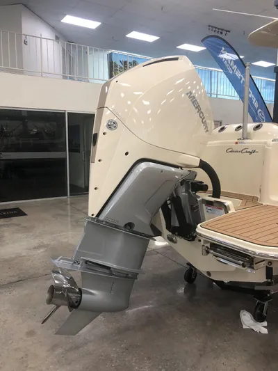  Yacht Photos Pics 2022 Chris-craft 24 Catalina - Image 5