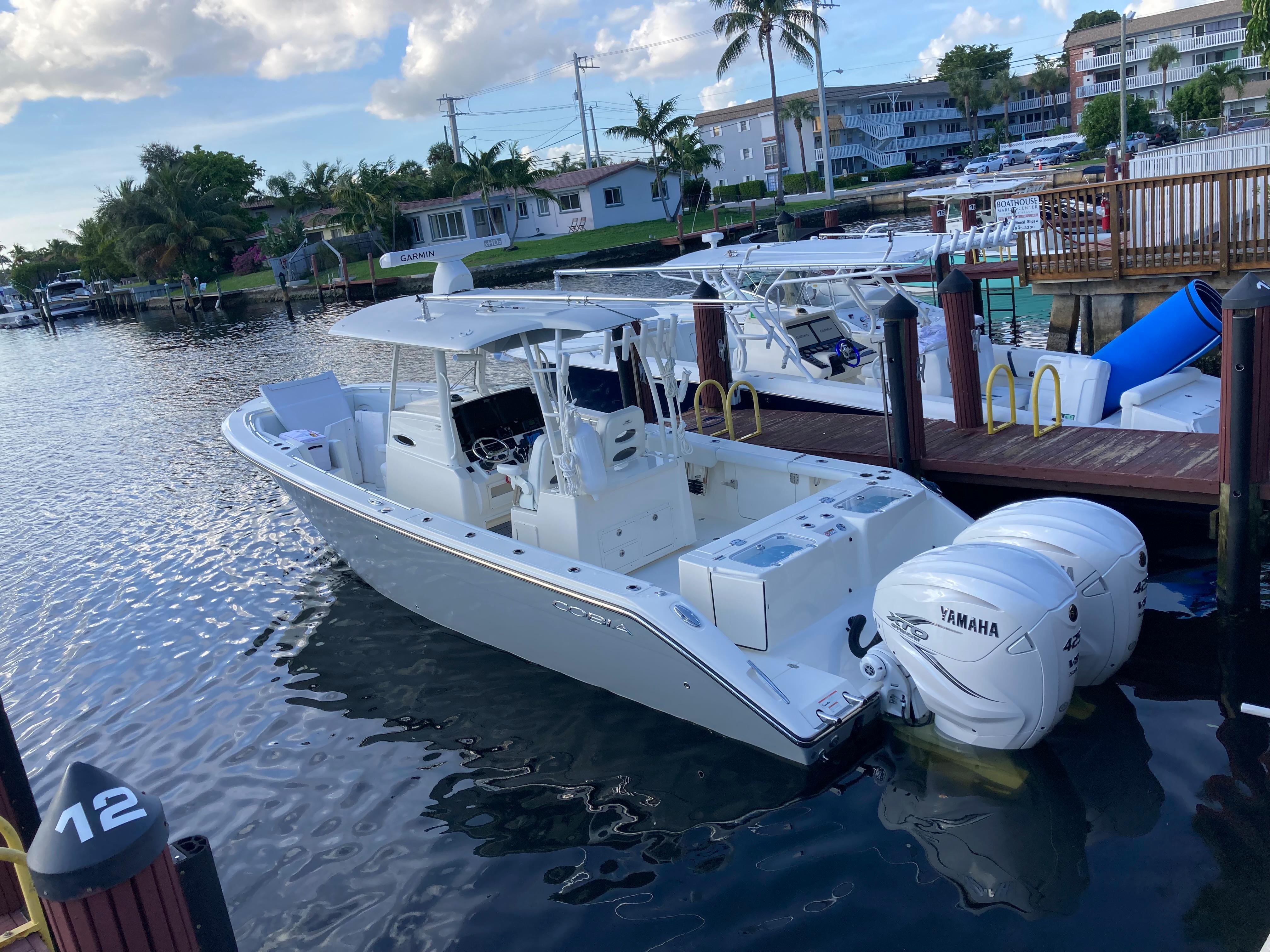 2022 Cobia 320 Center Console