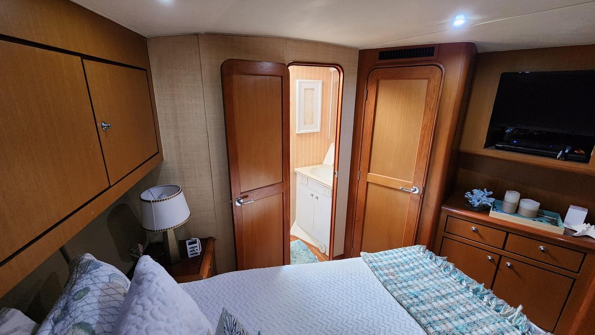 2001 Ocean Yachts 56 