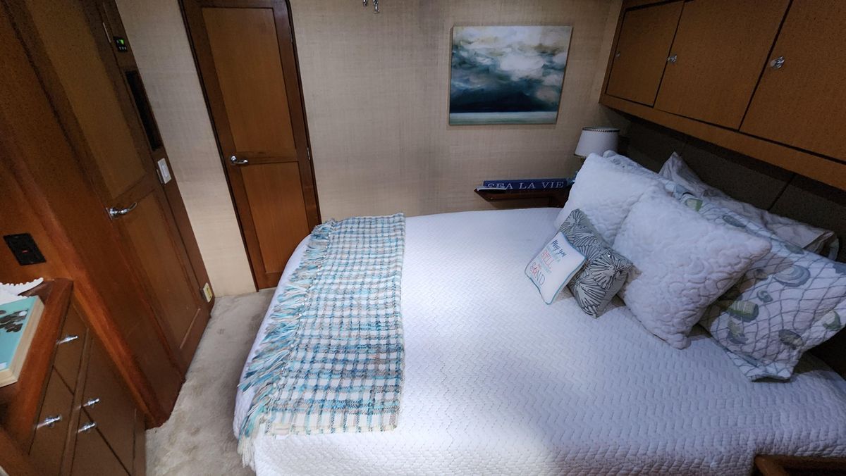 2001 Ocean Yachts 56 