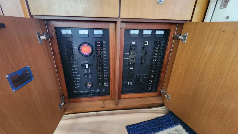 Endurance Yacht Photos Pics 