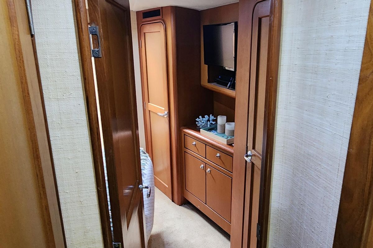 2001 Ocean Yachts 56 