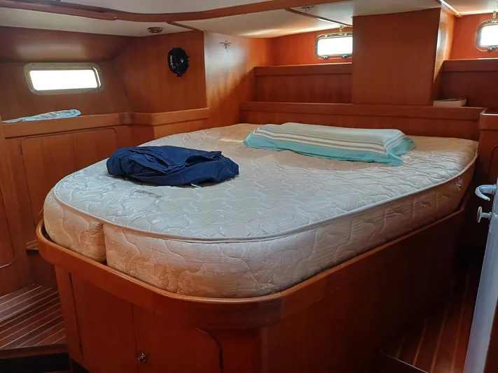 4744 Yacht Photos Pics 