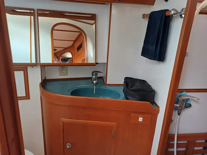 4744 Yacht Photos Pics 