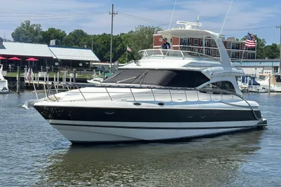 Cruisers Yachts 5000 Sport Sedan