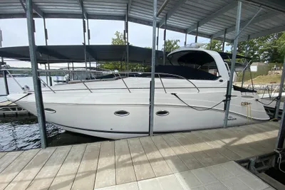 Rinker 350 Express Cruiser