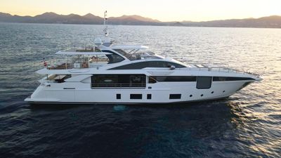 Yacht