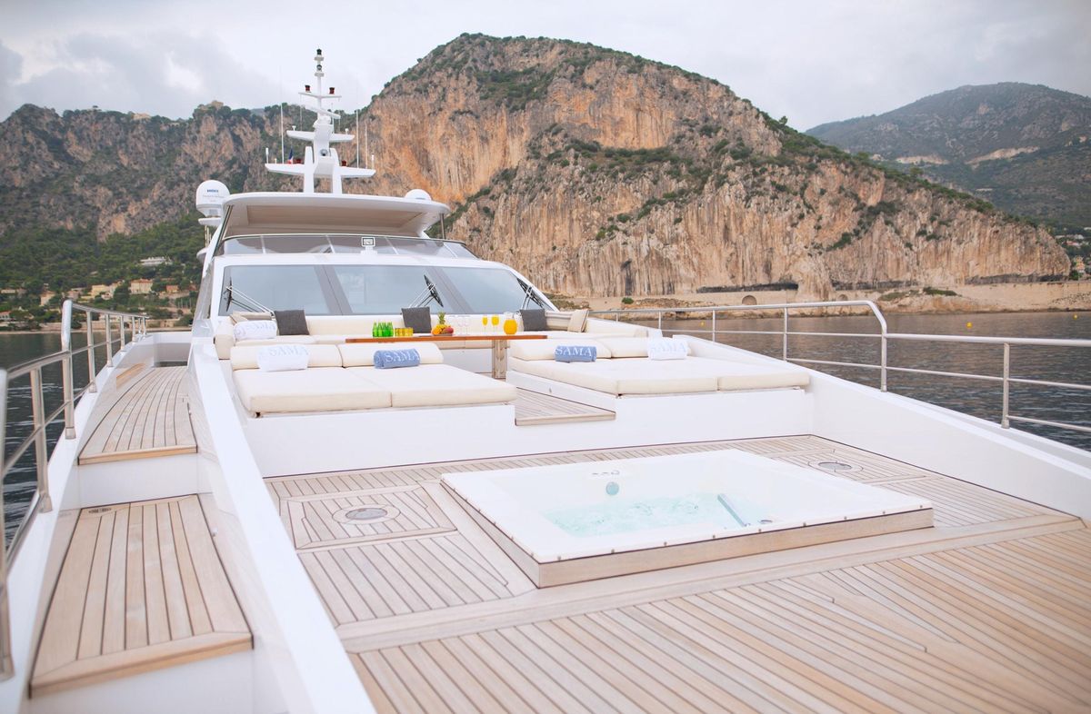 2017 Azimut 114 
