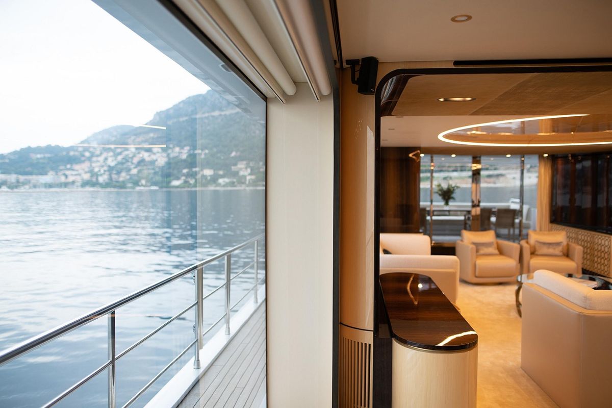 2017 Azimut 114 