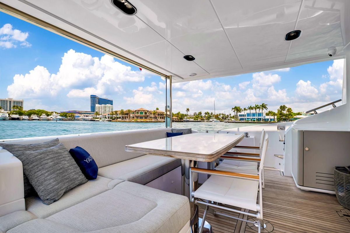 2022 Azimut 60 