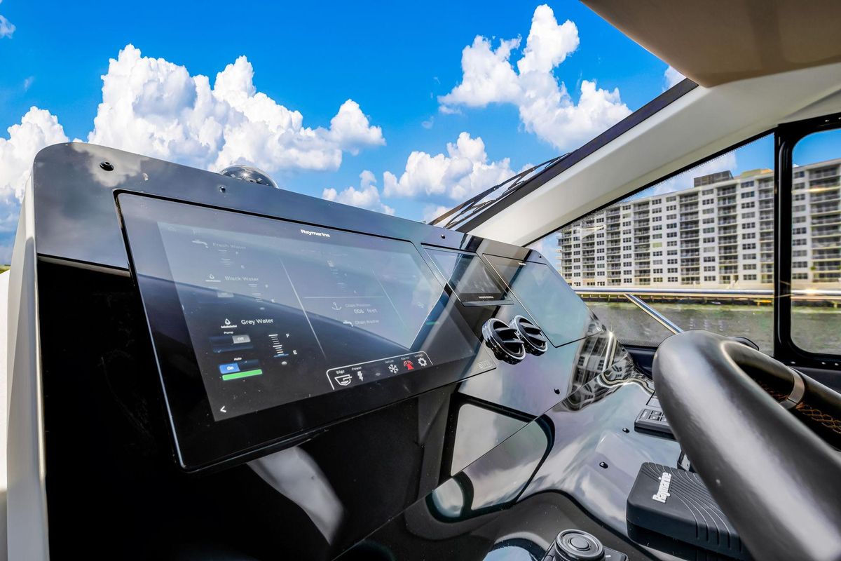 2022 Azimut 60 