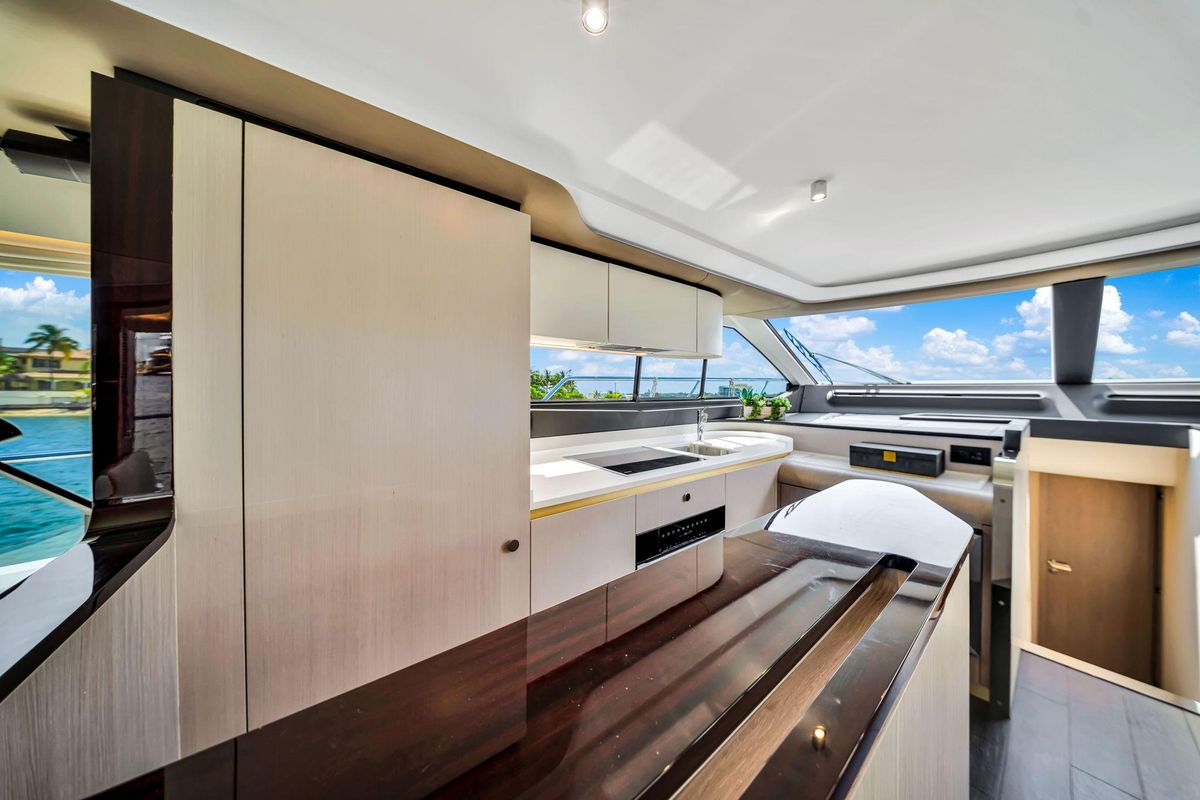 2022 Azimut 60 