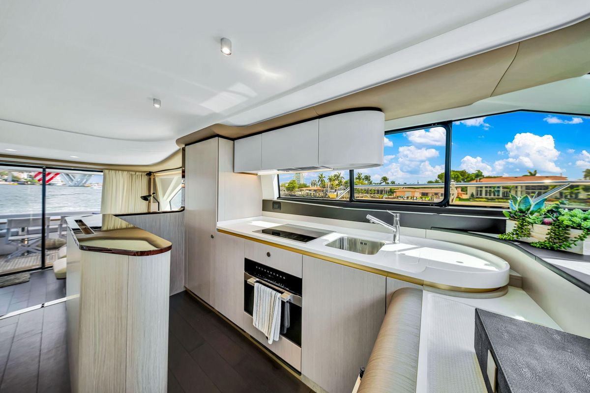 2022 Azimut 60 