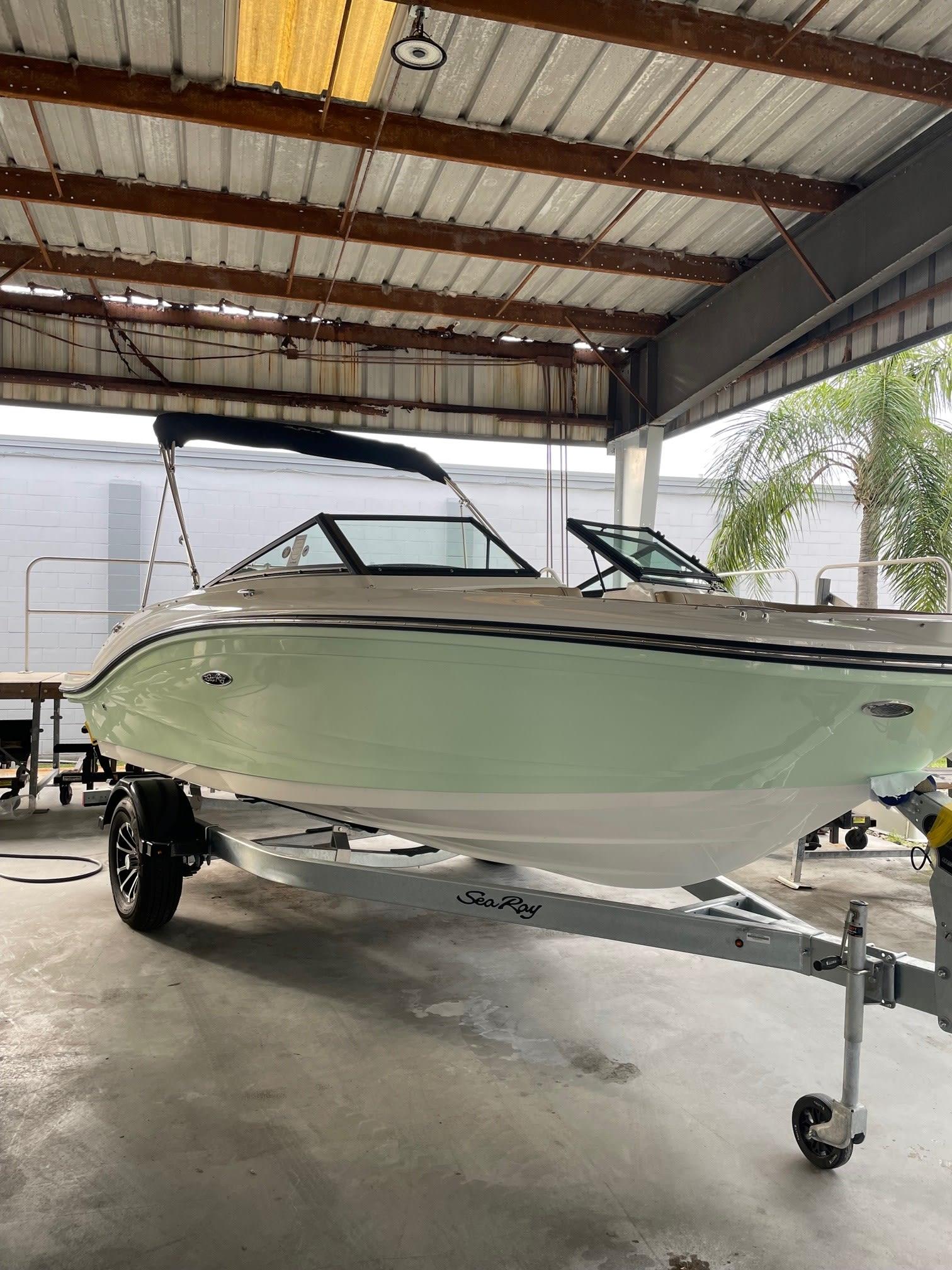 Sea Ray Spx Outboard Runabout For Sale Yachtworld