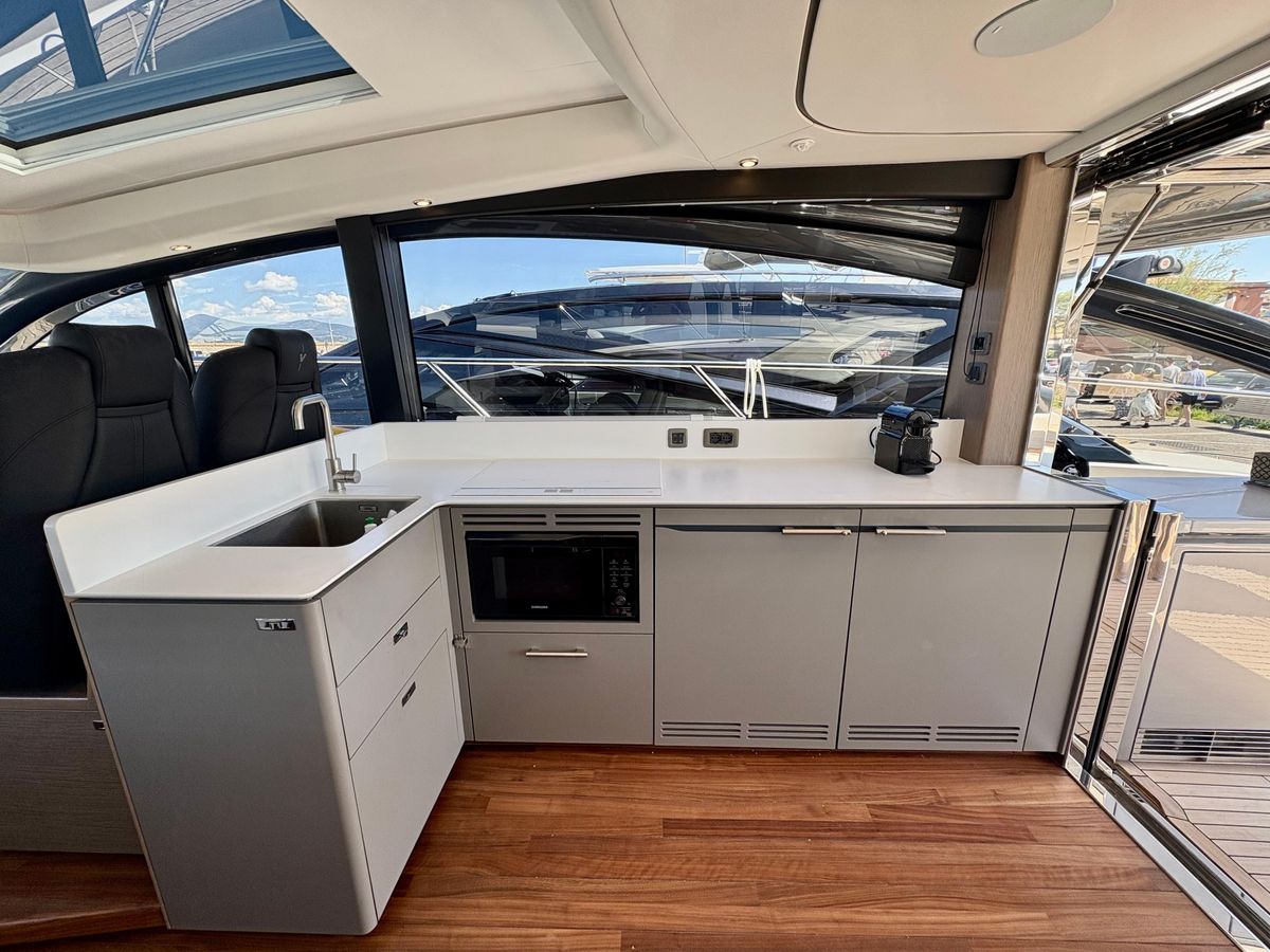 2025 Princess 58 