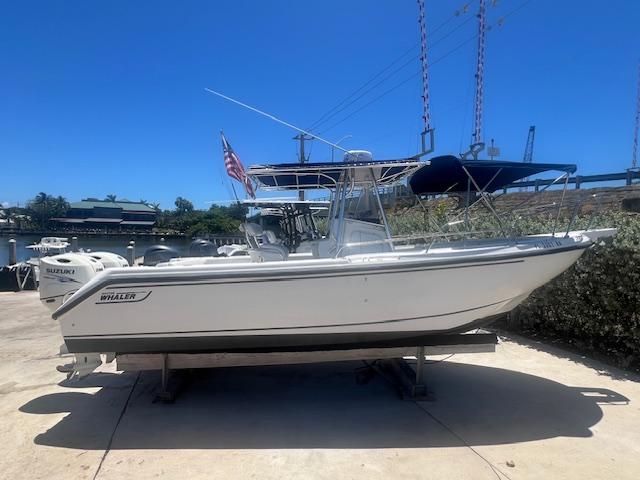 1999 Boston Whaler 260 Outrage Center Console for sale - YachtWorld