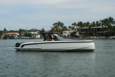 Vanquish VQ40
