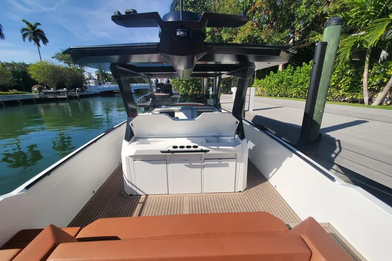 Smart Yacht Photos Pics Vanquish 40 Smart -