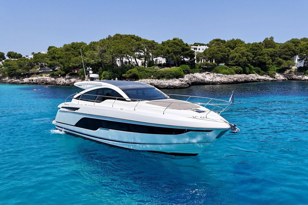2023 Fairline 47 