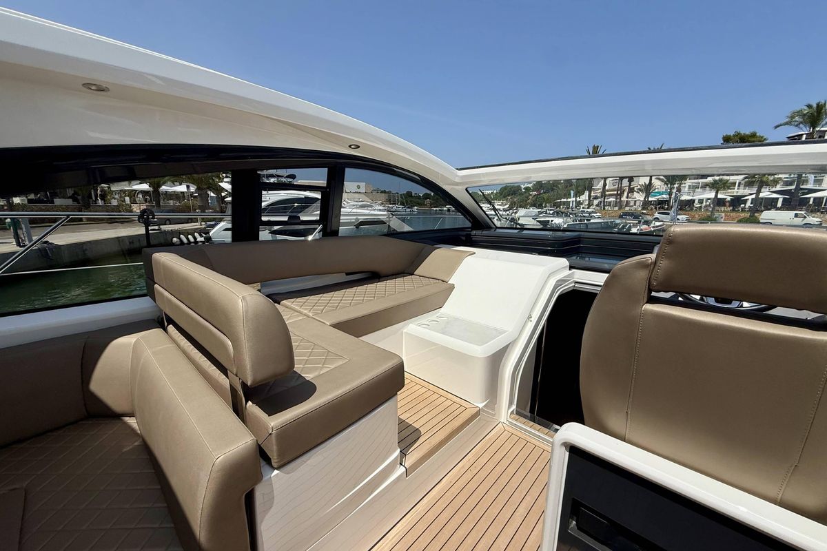 2023 Fairline 47 