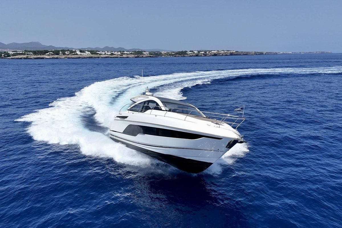 2023 Fairline 47 