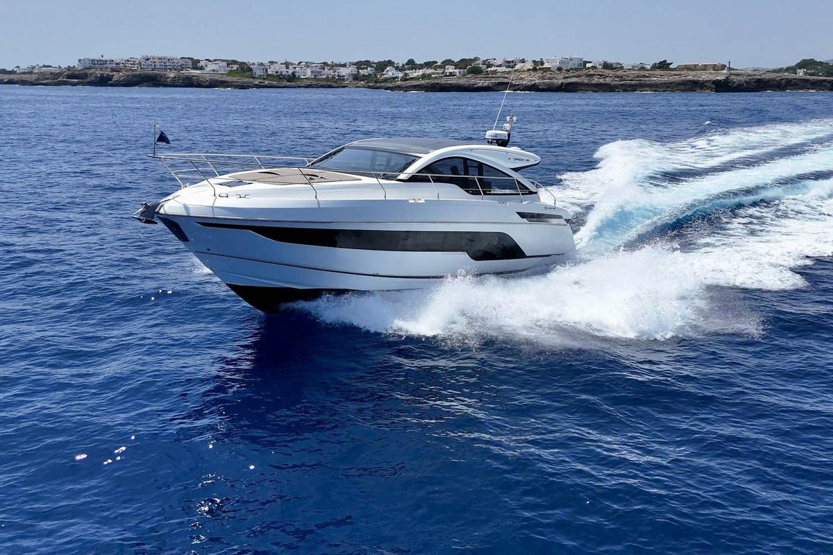 2023 Fairline 47 