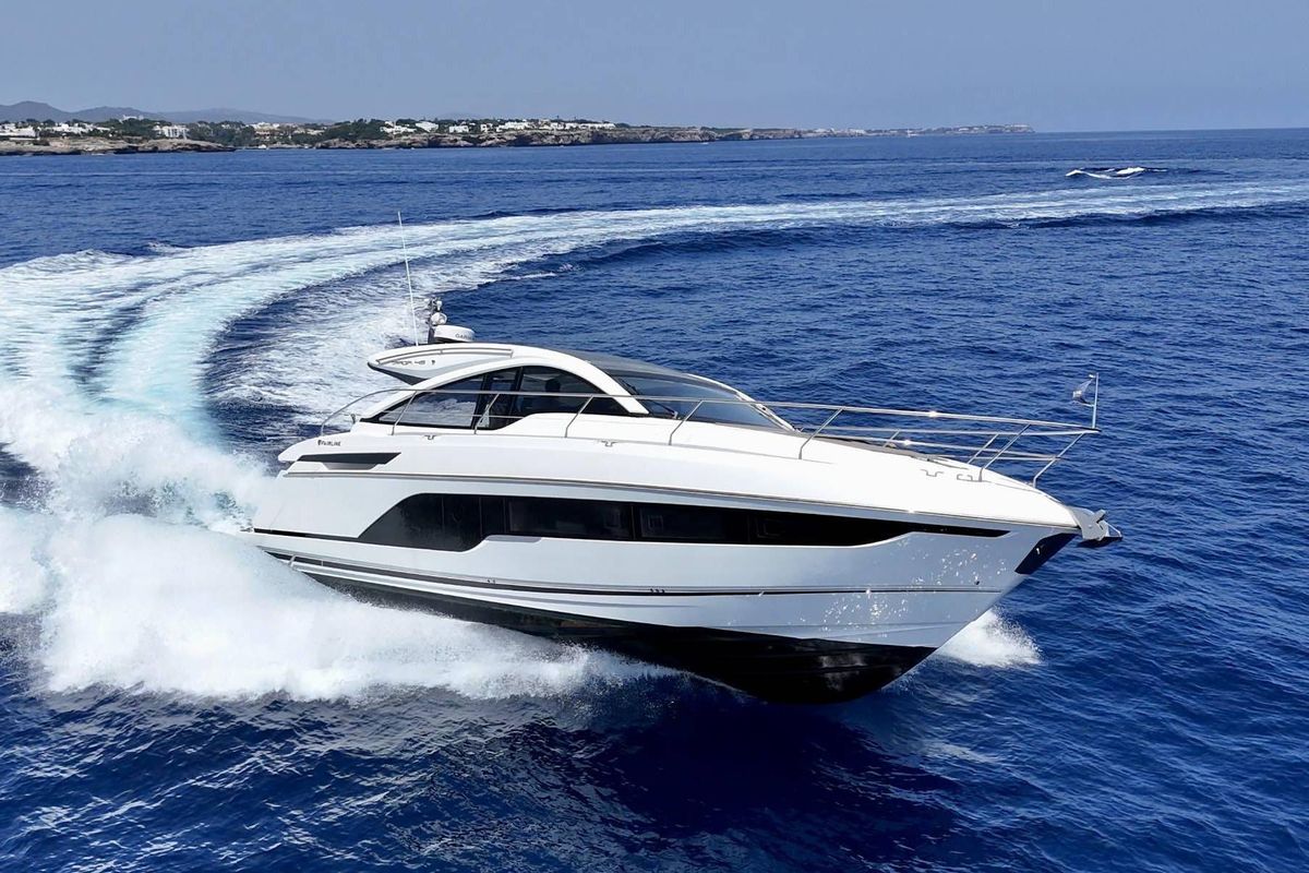 2023 Fairline 47 