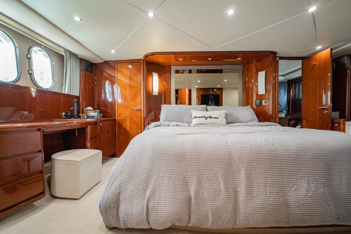 2004 Viking Princess 75 