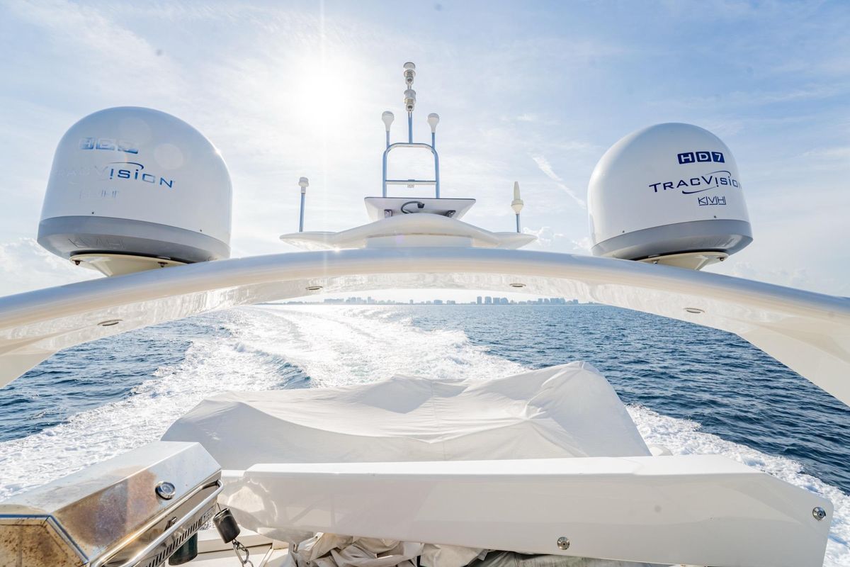 2004 Viking Princess 75 