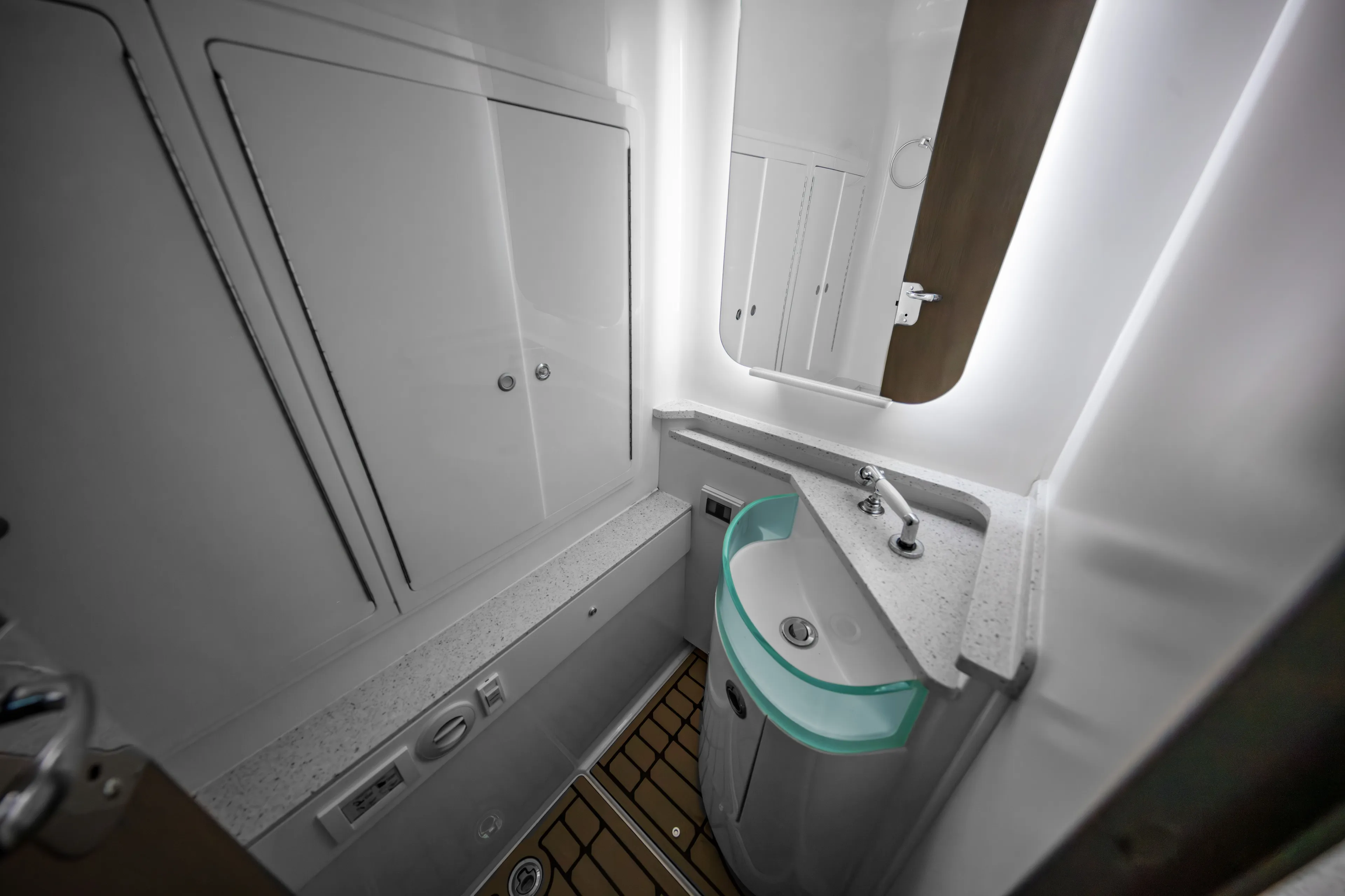  Yacht Photos Pics 2022 Fountain 43 NX Legasea Marine