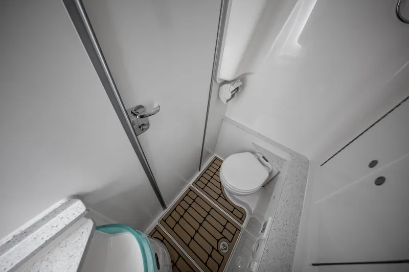  Yacht Photos Pics 2022 Fountain 43 NX Legasea Marine