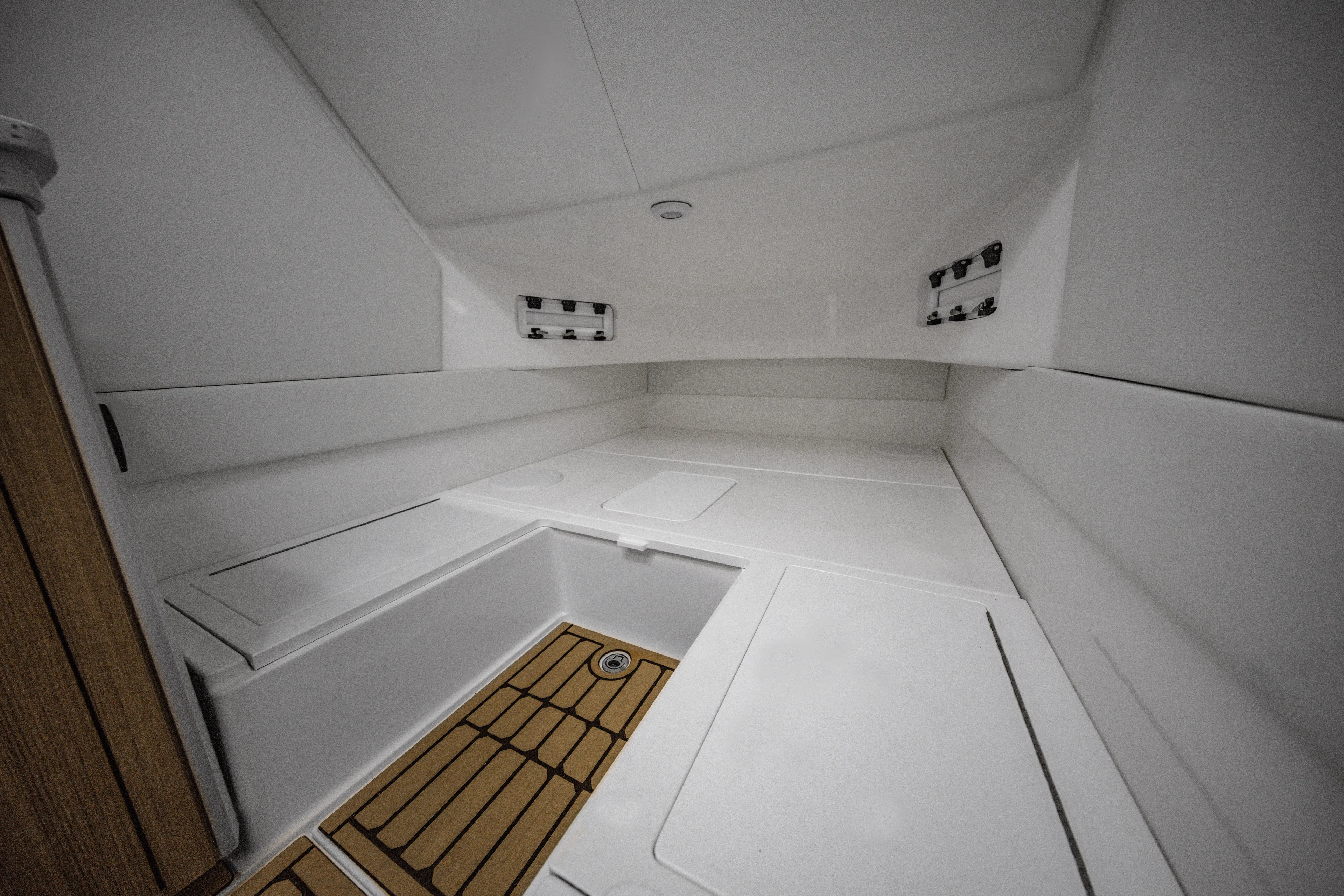  Yacht Photos Pics 2022 Fountain 43 NX Legasea Marine