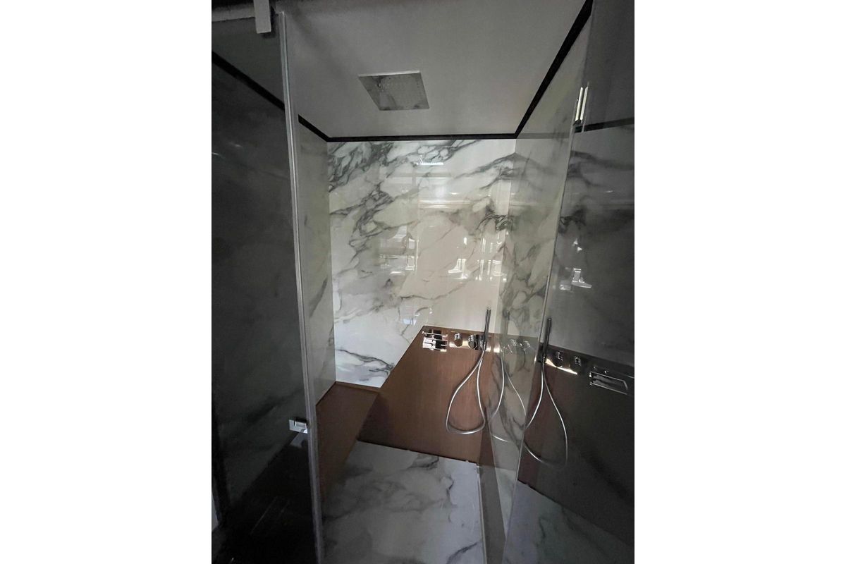 2021 Ferretti Yachts 73 