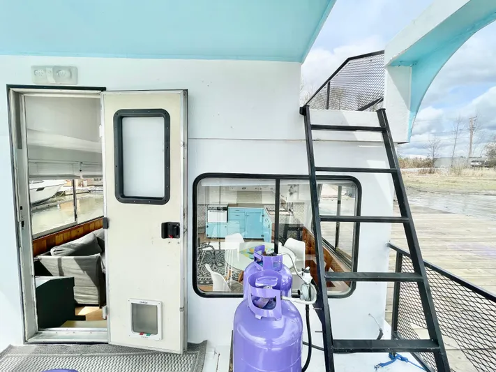 Shangri-la Yacht Photos Pics 