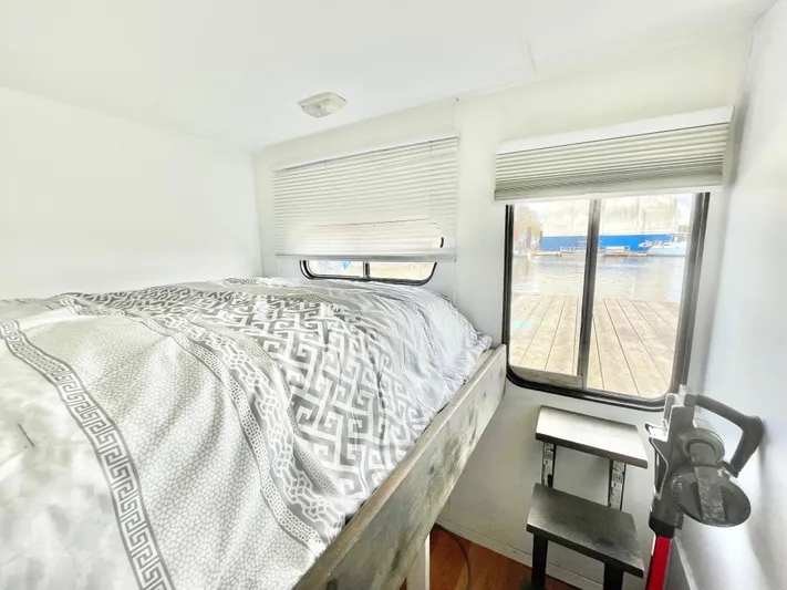 Shangri-la Yacht Photos Pics 