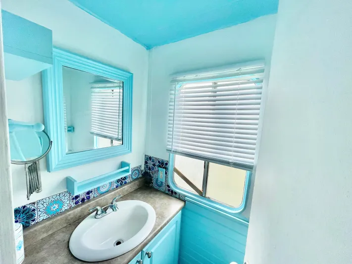 Shangri-la Yacht Photos Pics 