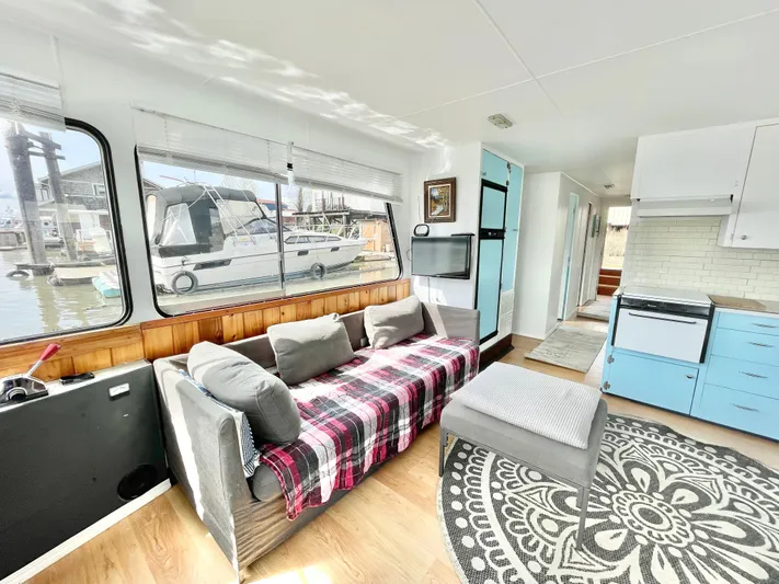 Shangri-la Yacht Photos Pics 