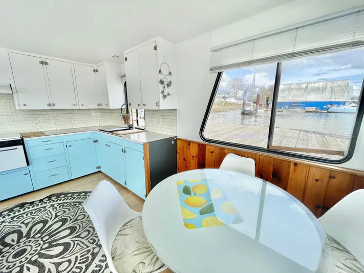 Shangri-la Yacht Photos Pics 