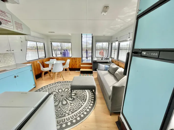 Shangri-la Yacht Photos Pics 