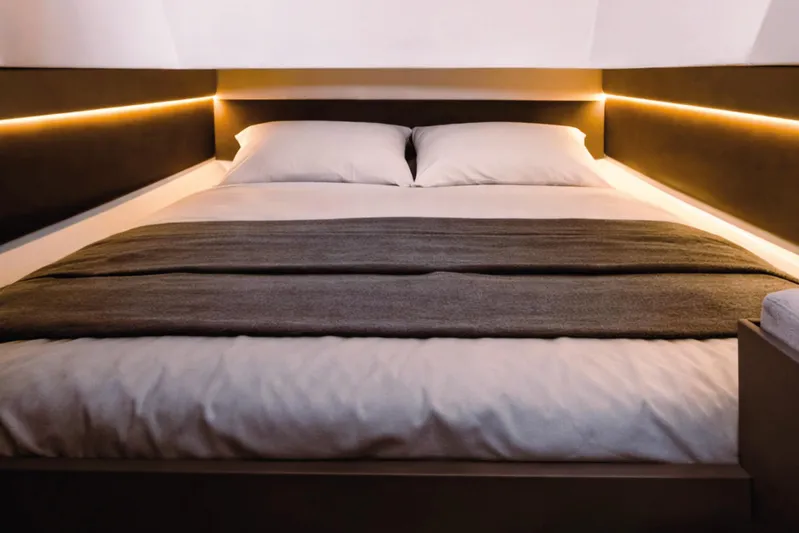  Yacht Photos Pics Luxurious bed in Sea Water Ghost 420 yacht, 2026 model.