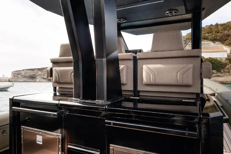  Yacht Photos Pics Luxurious interior of Sea Water Ghost 420 yacht, model year 2026.