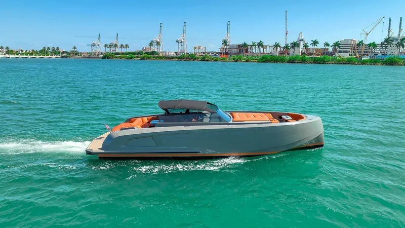Spectra Yacht Photos Pics 