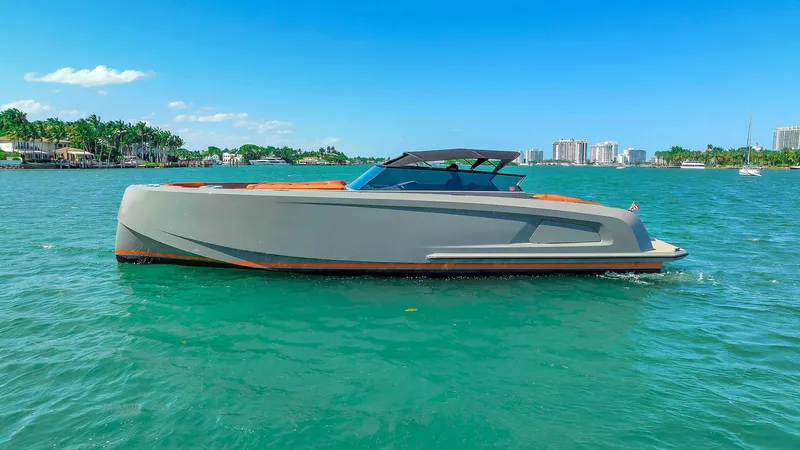 Spectra Yacht Photos Pics 