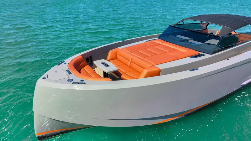 Spectra Yacht Photos Pics Vanquish Yachts VQ 45, 2021 model, luxury yacht on turquoise water.