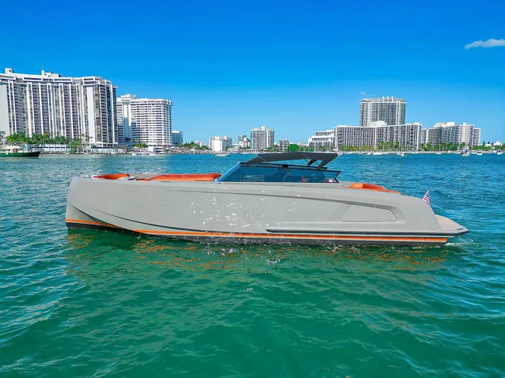 Spectra Yacht Photos Pics 