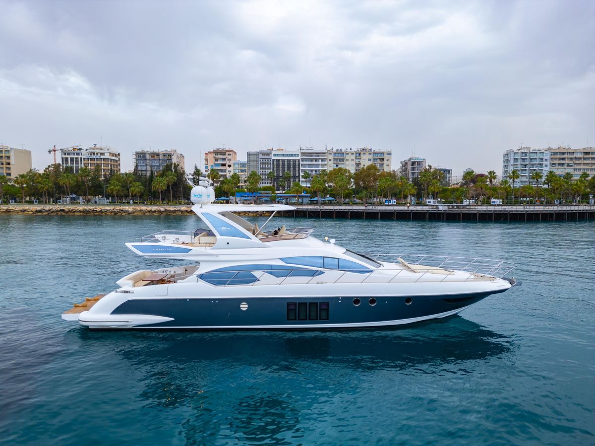2014 Azimut 66 