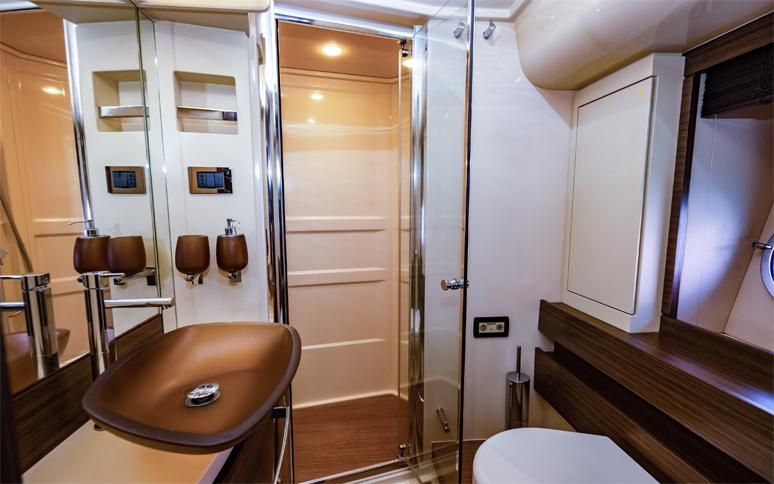 2014 Azimut 66 